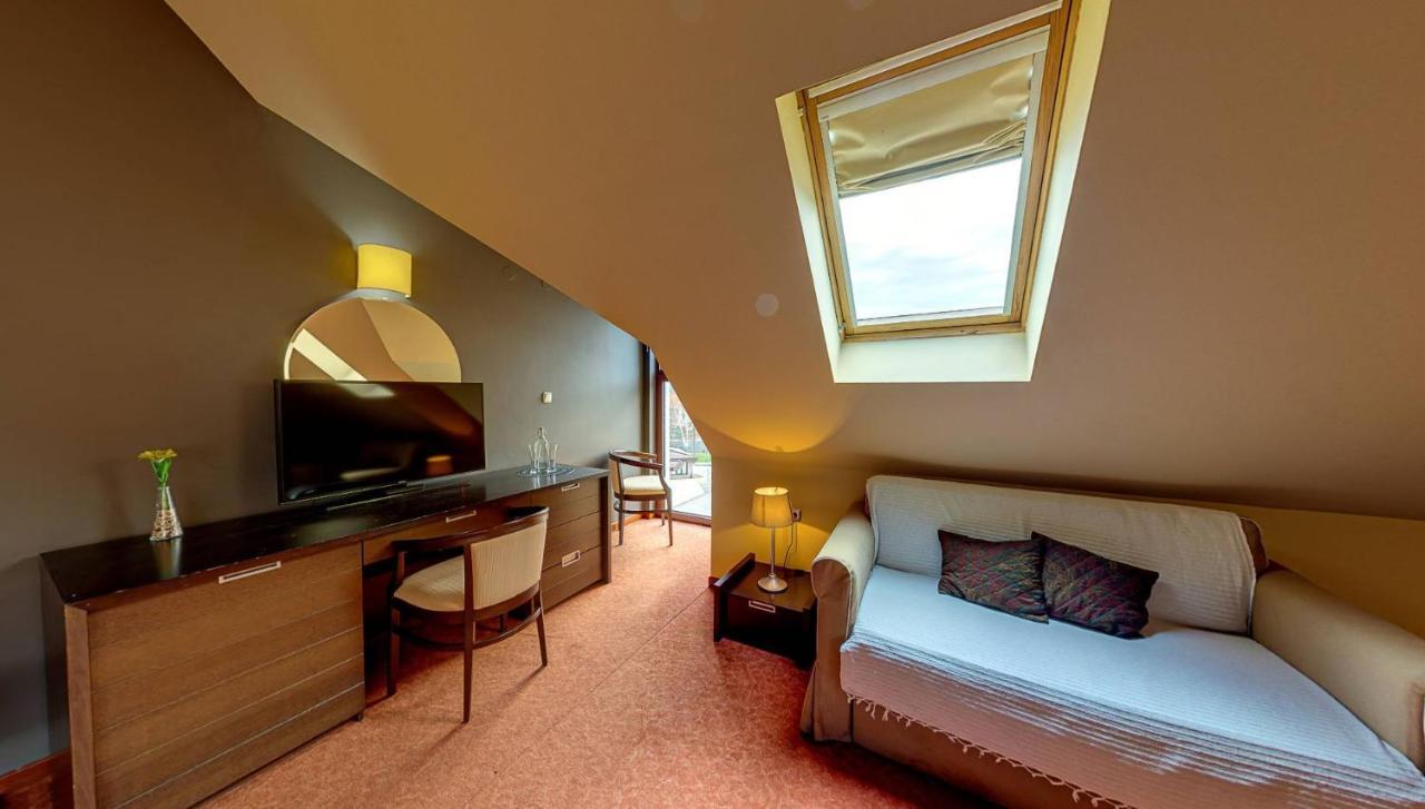 Hotel Famil - Adults Only Bansko Bagian luar foto