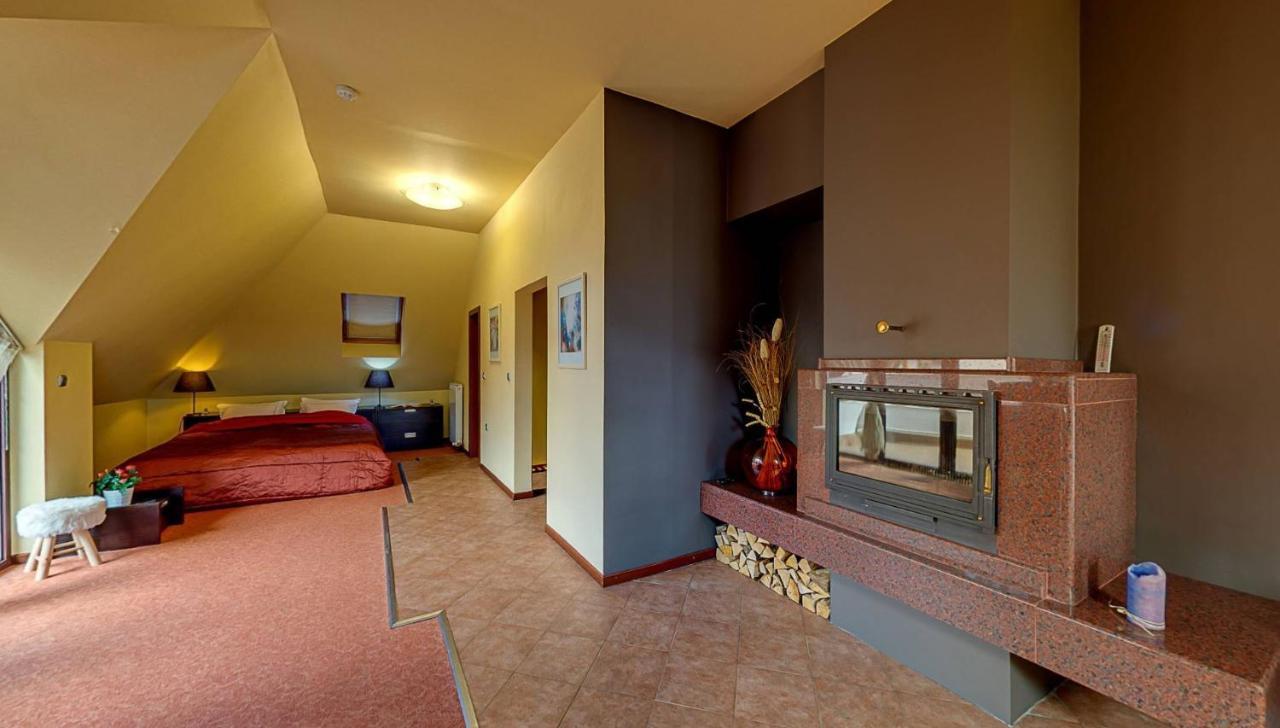 Hotel Famil - Adults Only Bansko Bagian luar foto